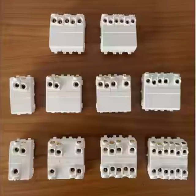 Wall Electric Switch 4gang1way 2way Switch warehouse,Uk Standard 16A Pc power switch,Wall Switch Gang Switch ODM/OEM manufacturer,Acrylic customized electrical switch factory,Big Button wall switch factory supplier